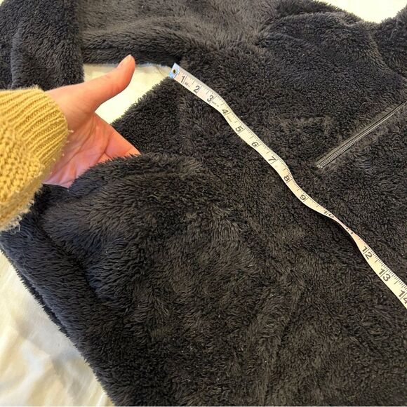 Aero Women's Black Fleece Quarter Zip Long Sleeve Crop Top Size Small - Picture 8 of 9